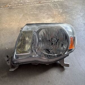 2014-2017 OEM Toyota Tundra 4Runner Tacoma Halogen Headlight Housing Unit Driver